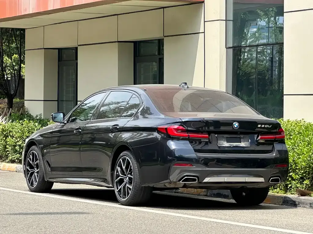 BMW 5 Series — фото 2