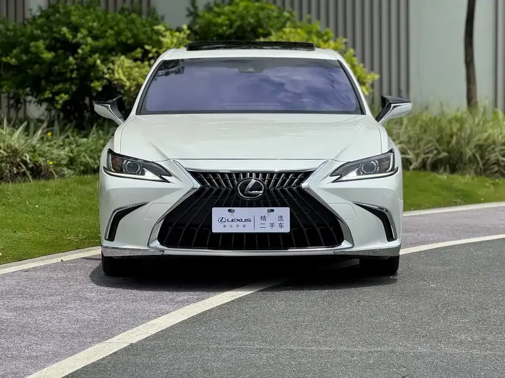 Lexus ES — фото 8