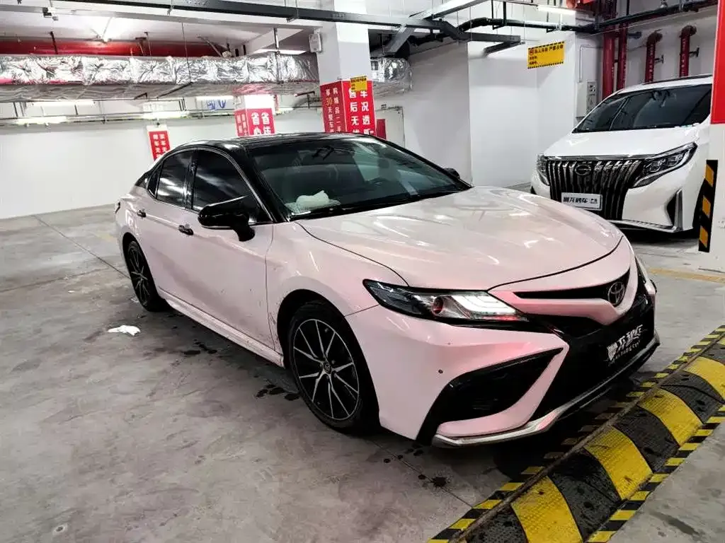 Toyota Camry — фото 10