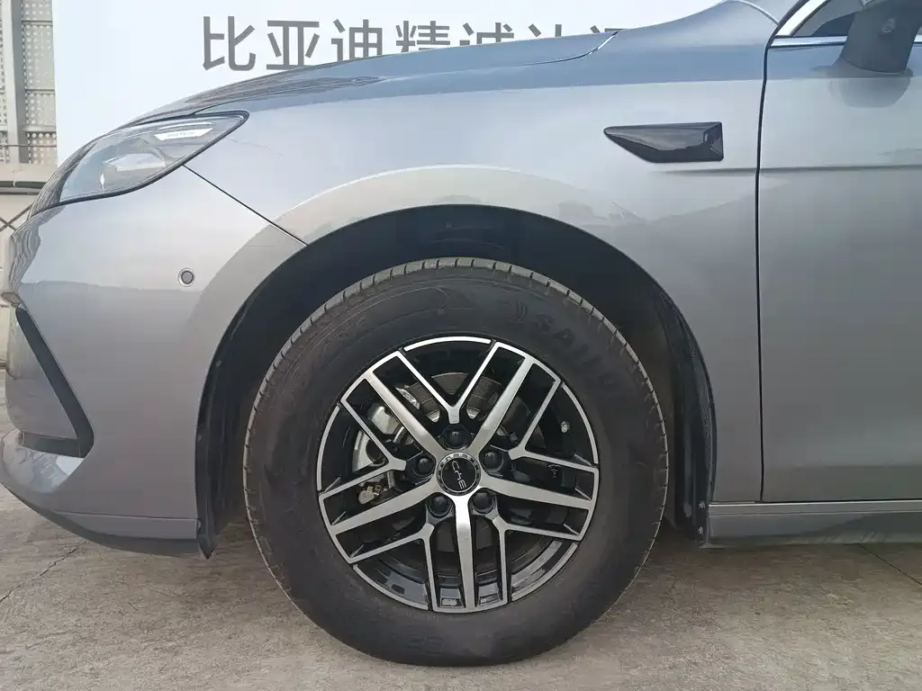 BYD Seal 05 DM-i — фото 4
