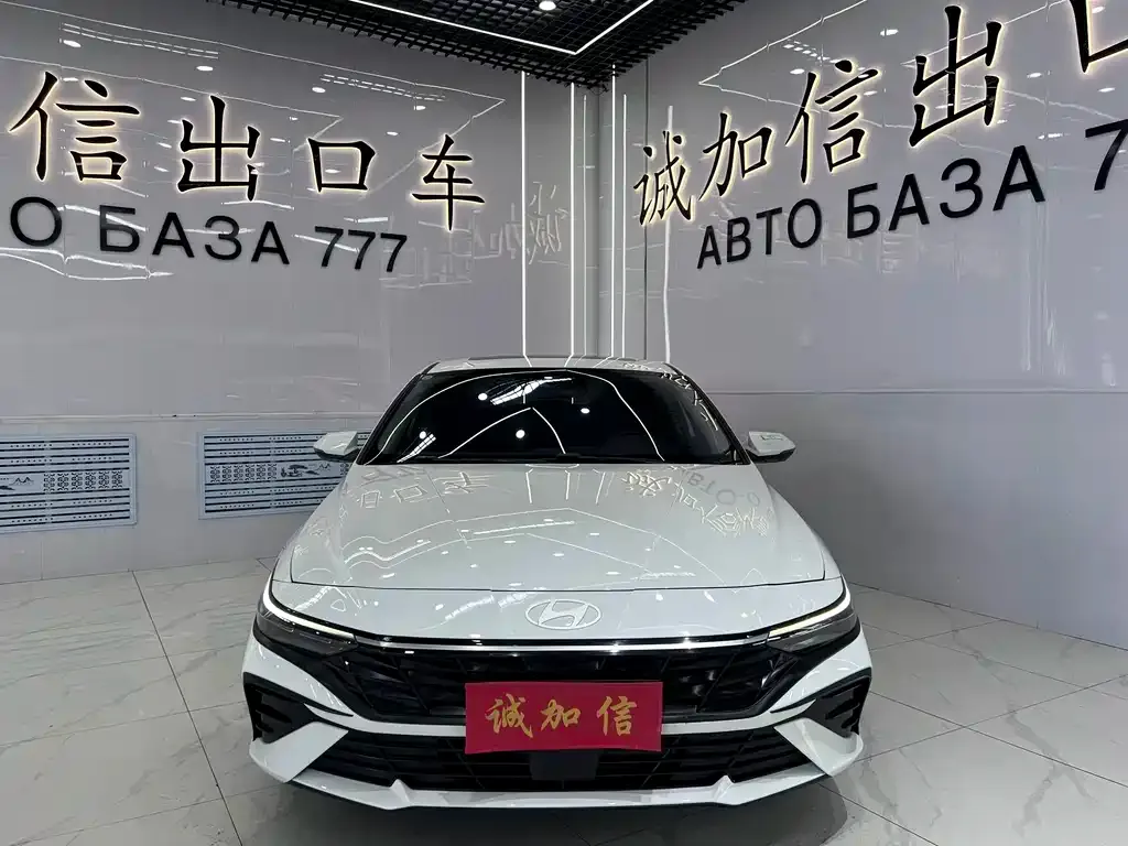 Hyundai Elantra — фото 3