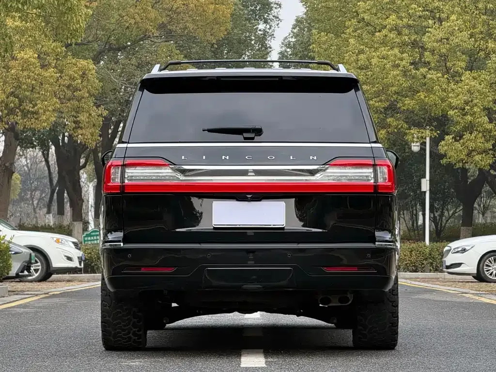 Lincoln Navigator — фото 10