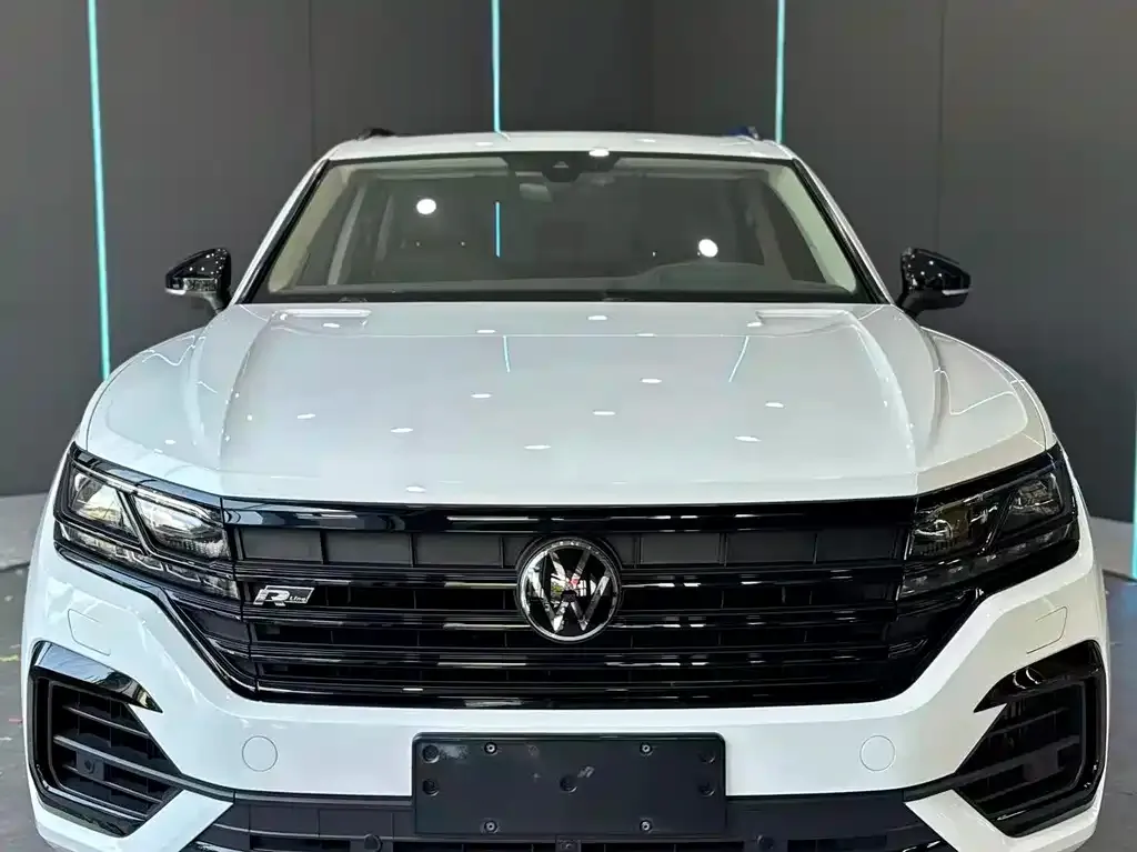 Volkswagen Touareg — фото 7