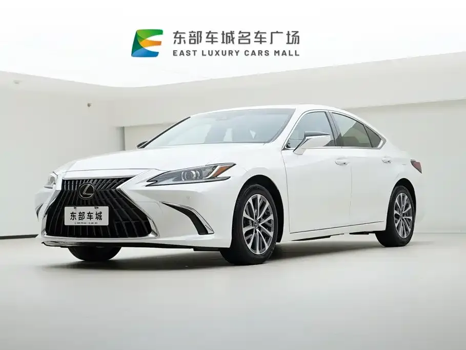 Lexus ES — фото 1