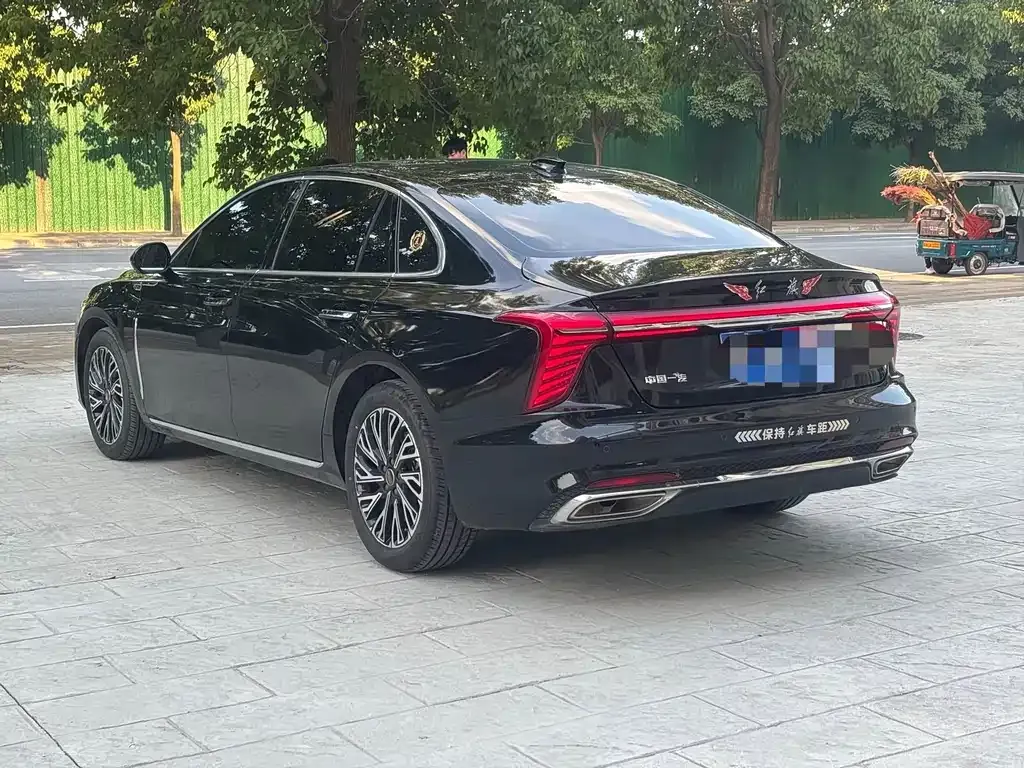 Hongqi H5 — фото 4