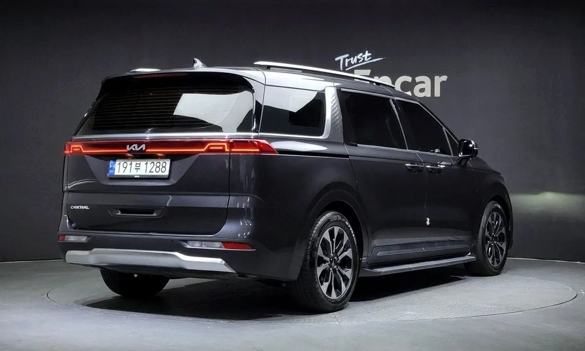 Kia Carnival — фото 10