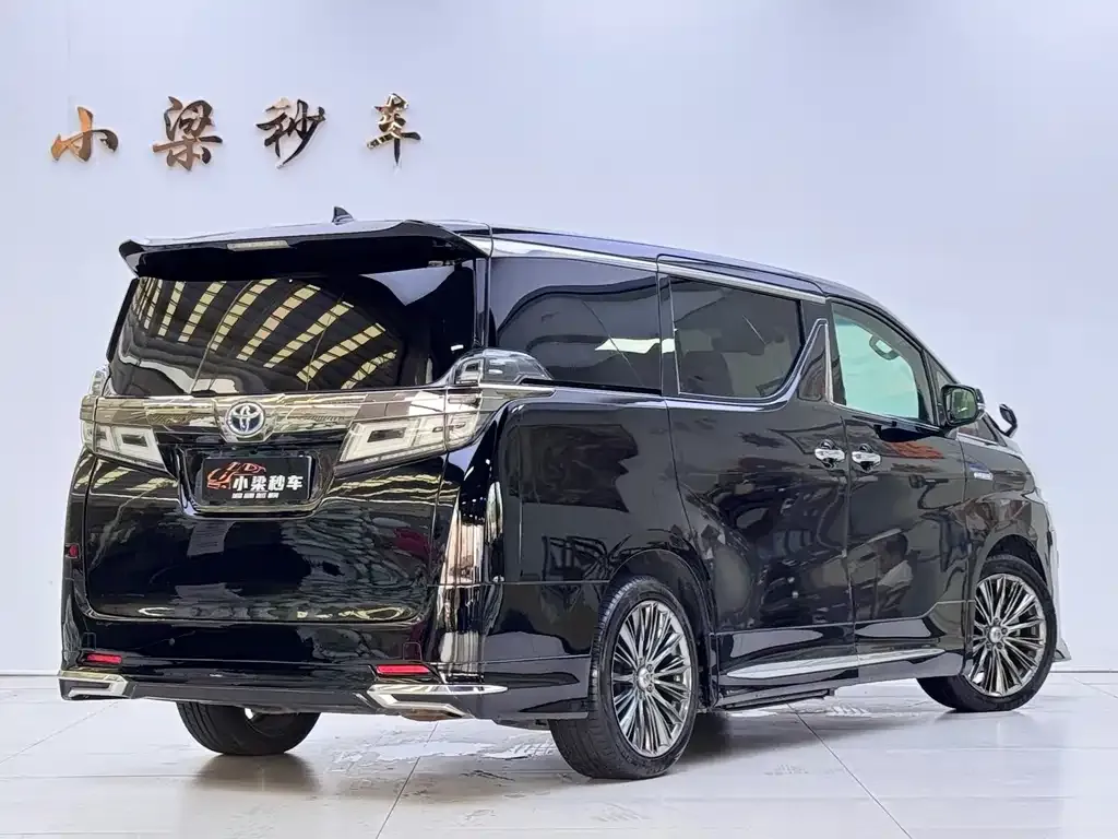 Toyota Vellfire — фото 8