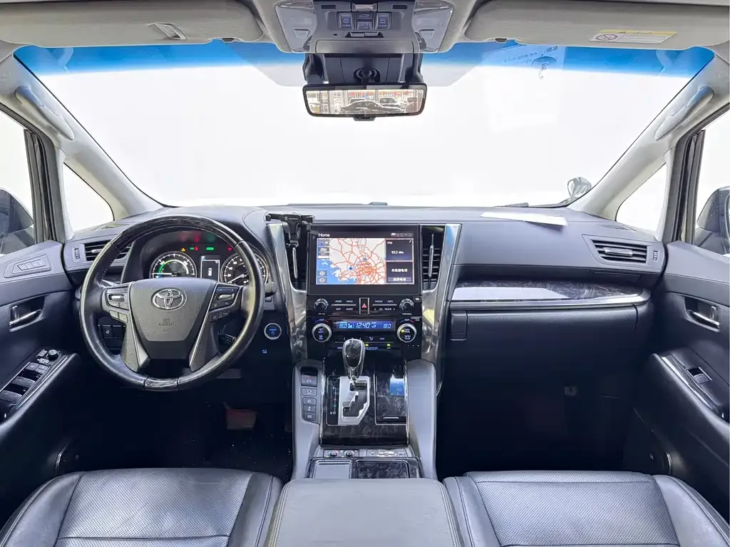 Toyota Vellfire — фото 6