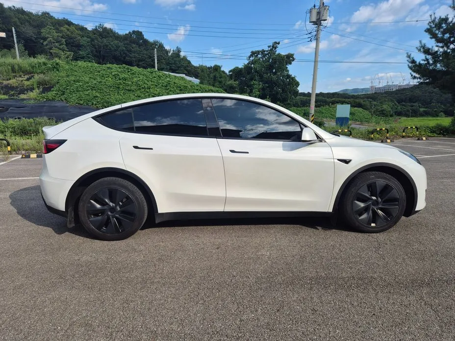 Tesla Model Y — фото 9
