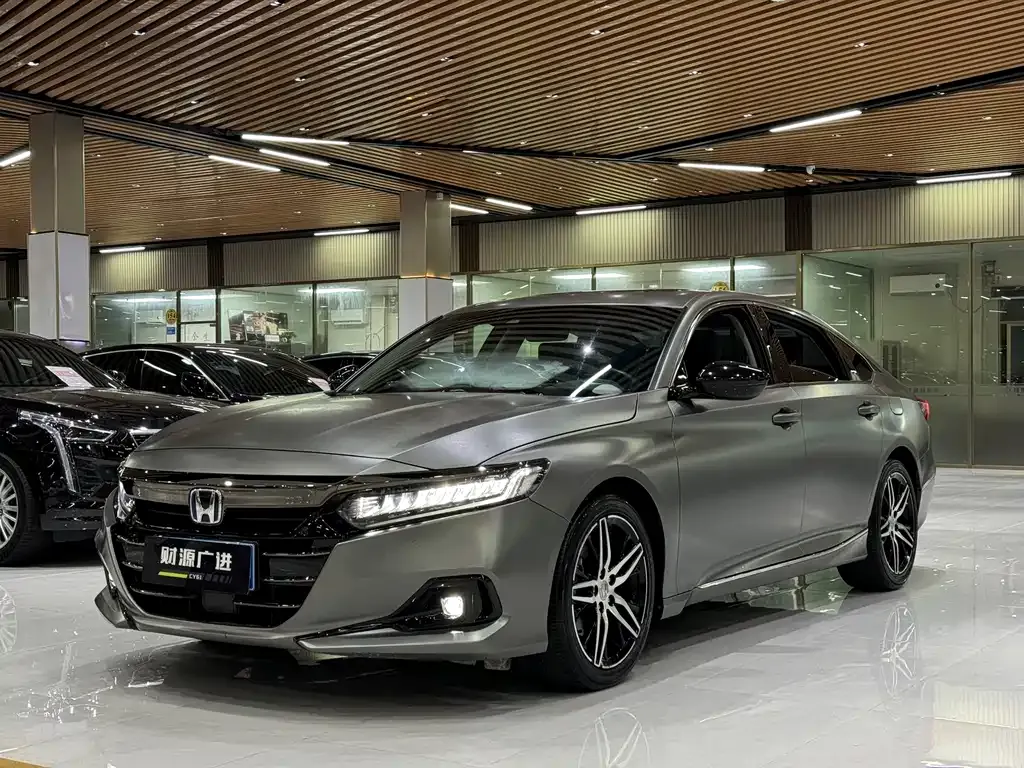 Honda Accord — фото 1