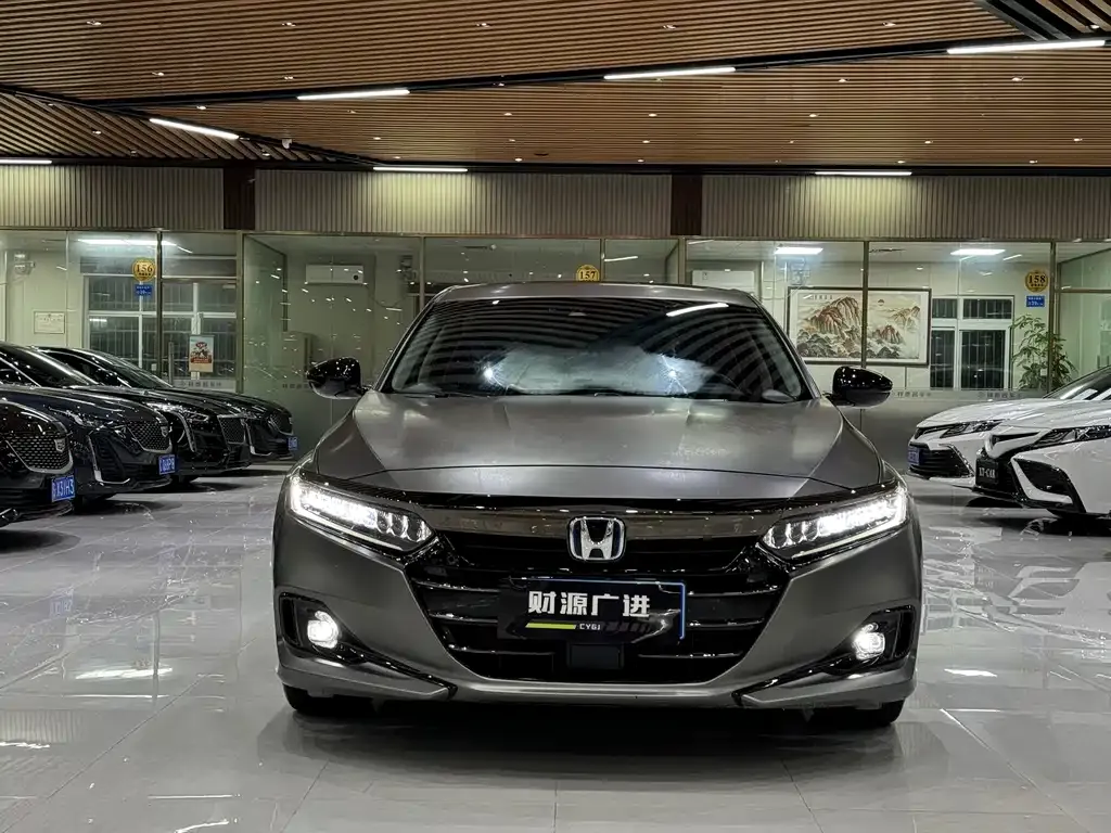 Honda Accord — фото 9