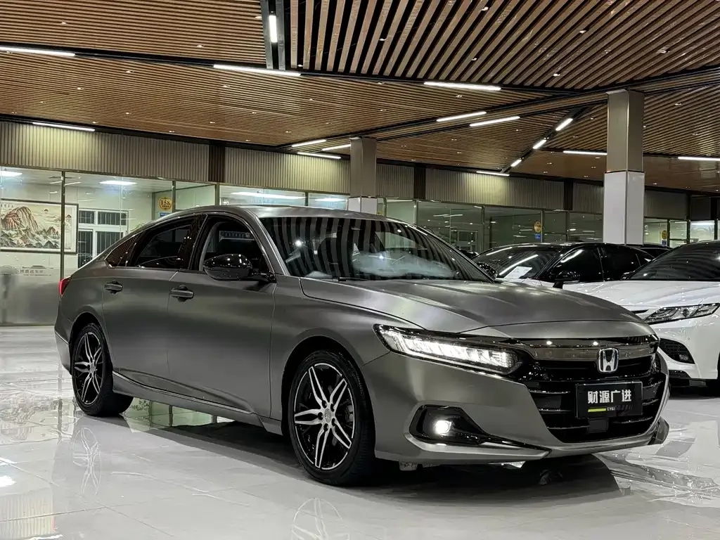 Honda Accord — фото 10