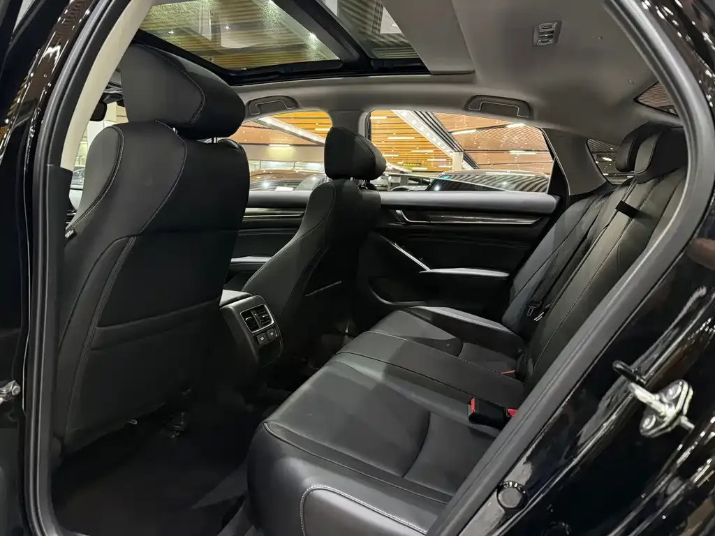 Honda Accord — фото 2