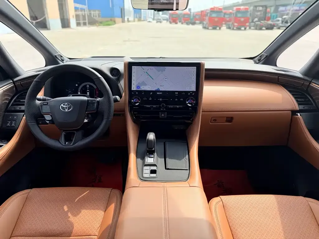 Toyota Alphard — фото 9