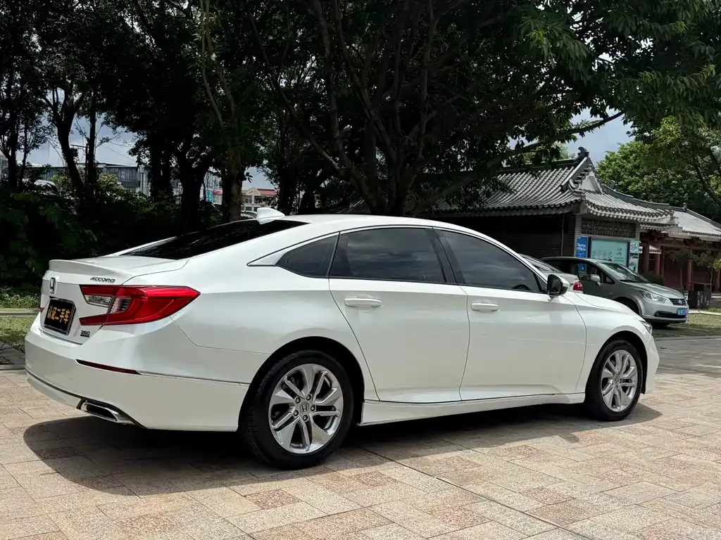 Honda Accord — фото 2
