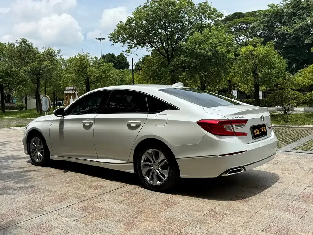 Honda Accord — фото 3