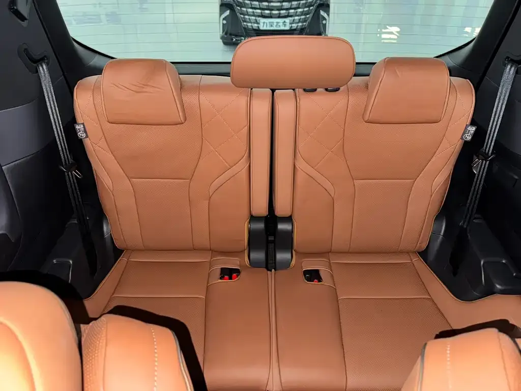 Toyota Alphard — фото 6