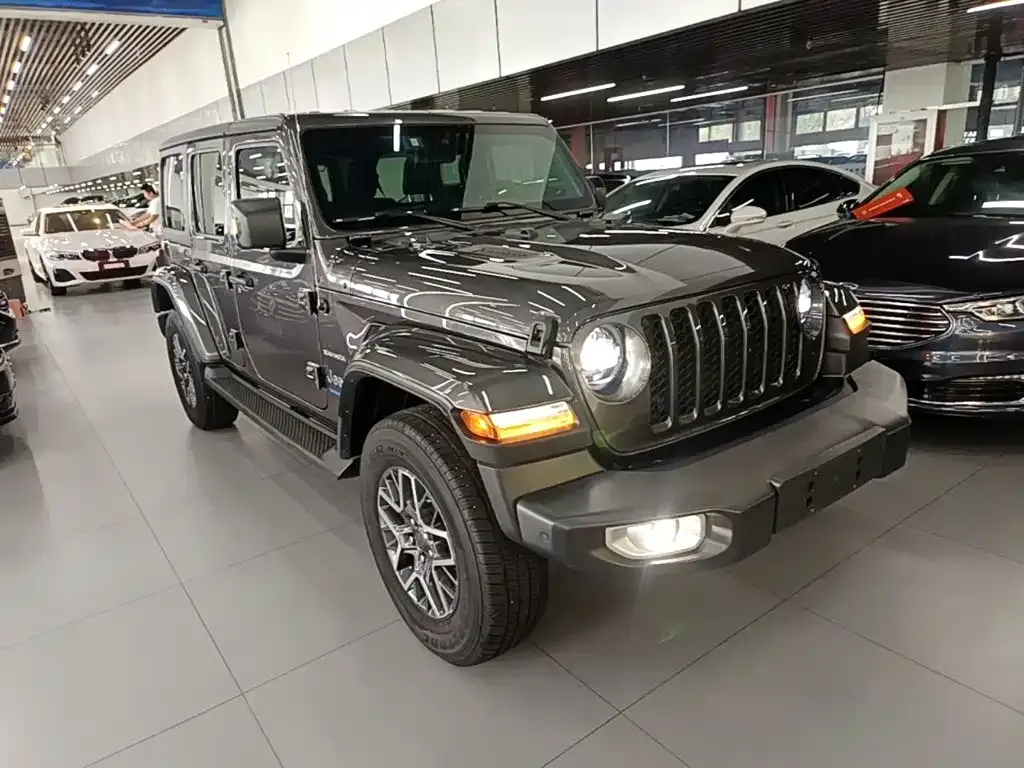 Jeep Wrangler PHEV — фото 3
