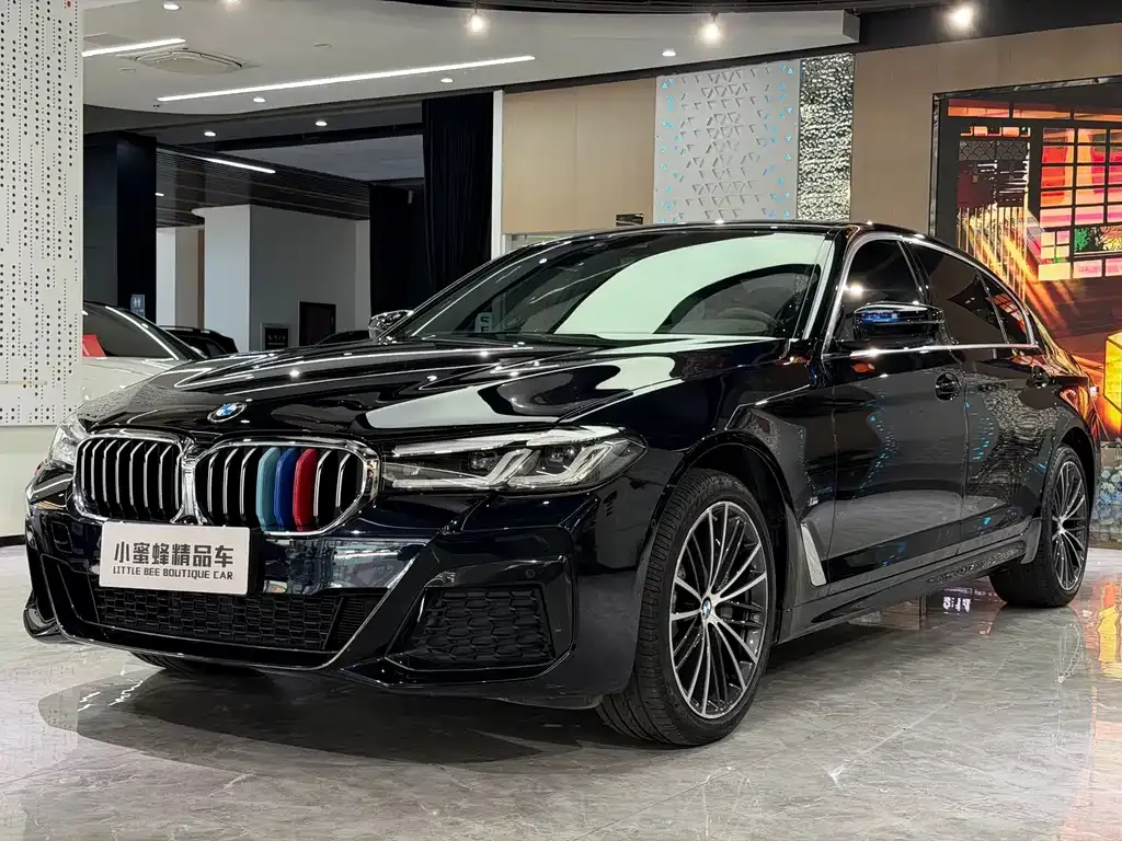 BMW 5 Series — фото 1
