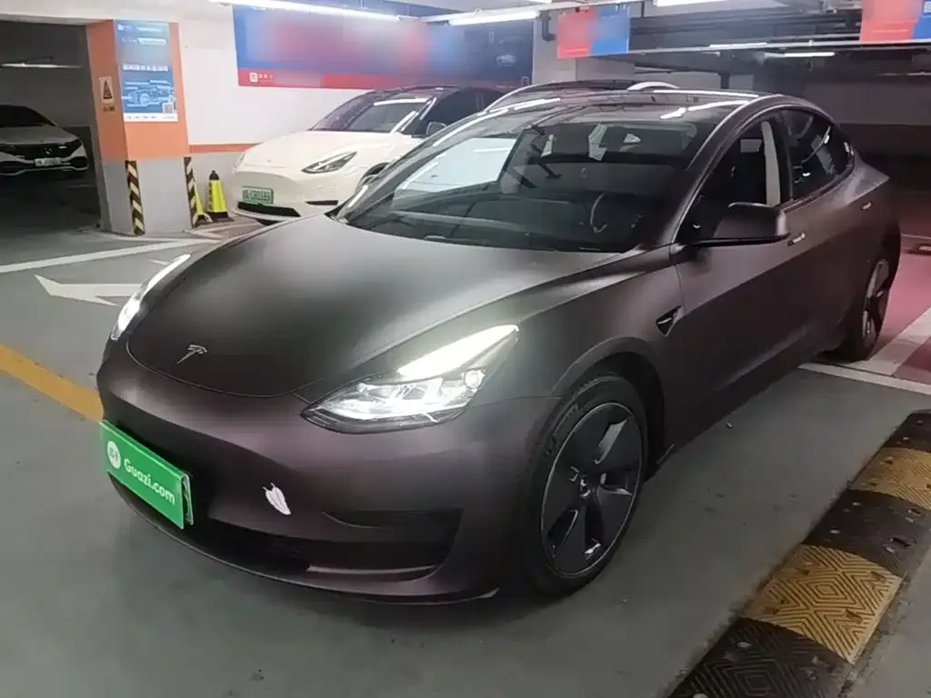 Tesla Model 3 — фото 1