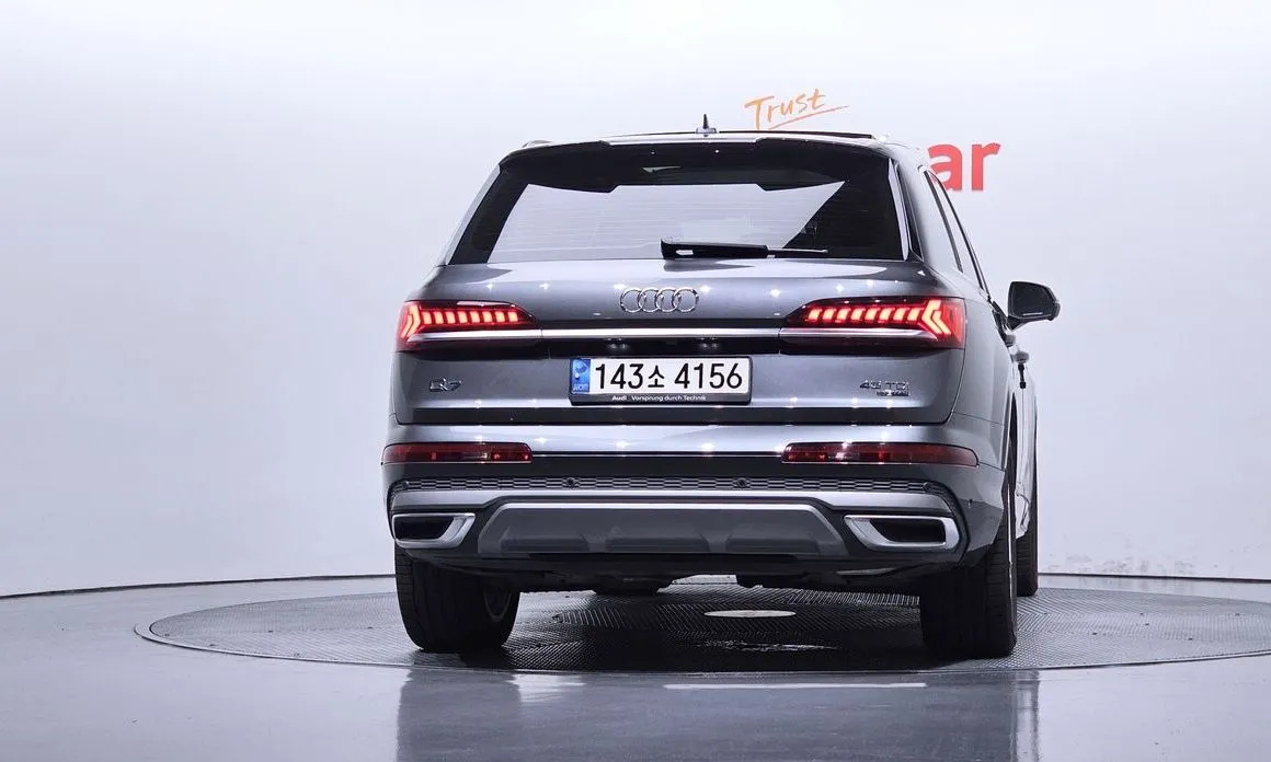 Audi Q7 — фото 6