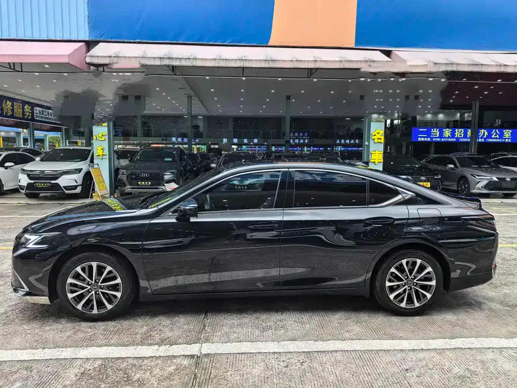 Lexus ES — фото 9