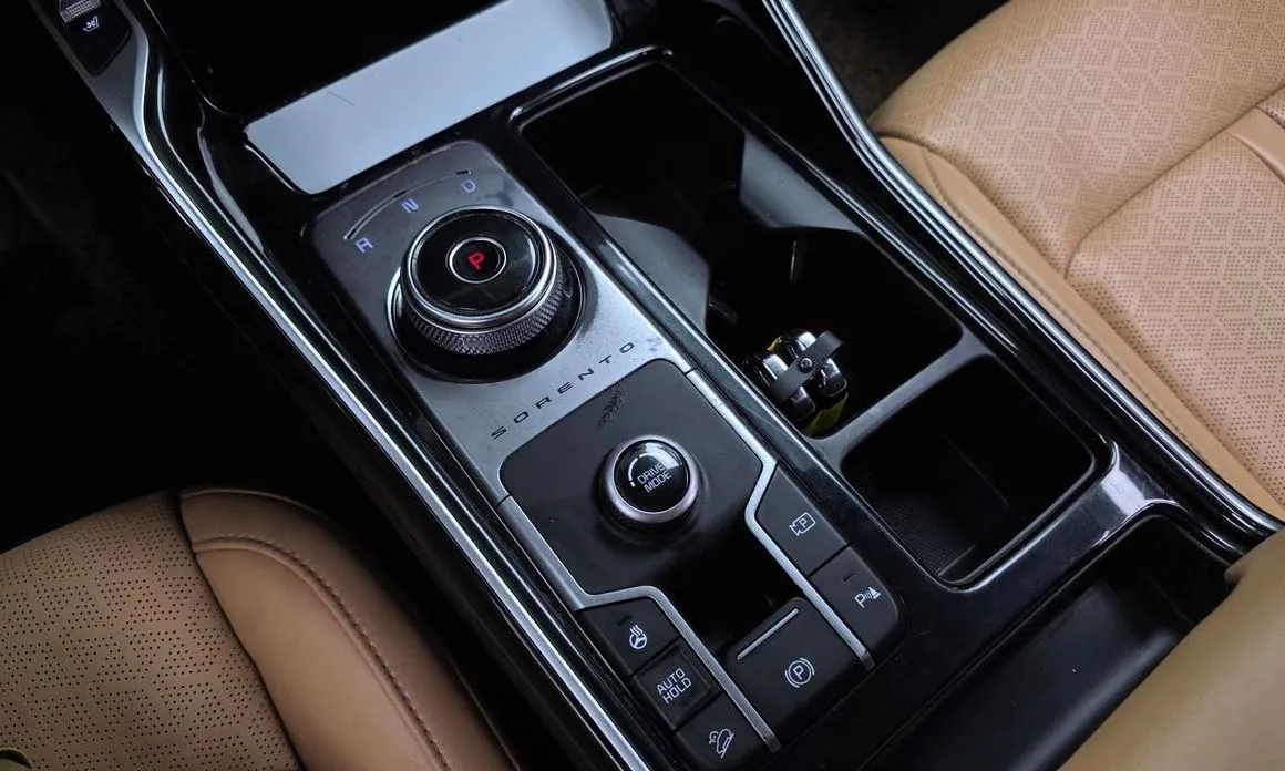 Kia Sorento — фото 4