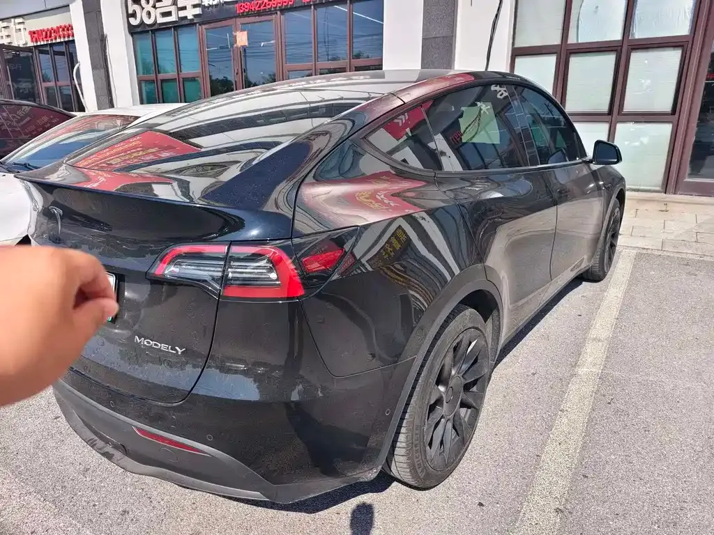 Tesla Model Y — фото 7