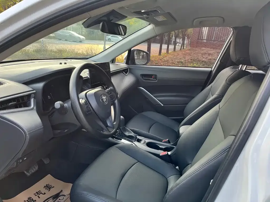 Toyota Corolla Cross — фото 10