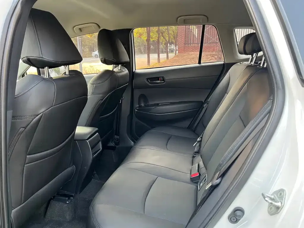 Toyota Corolla Cross — фото 2