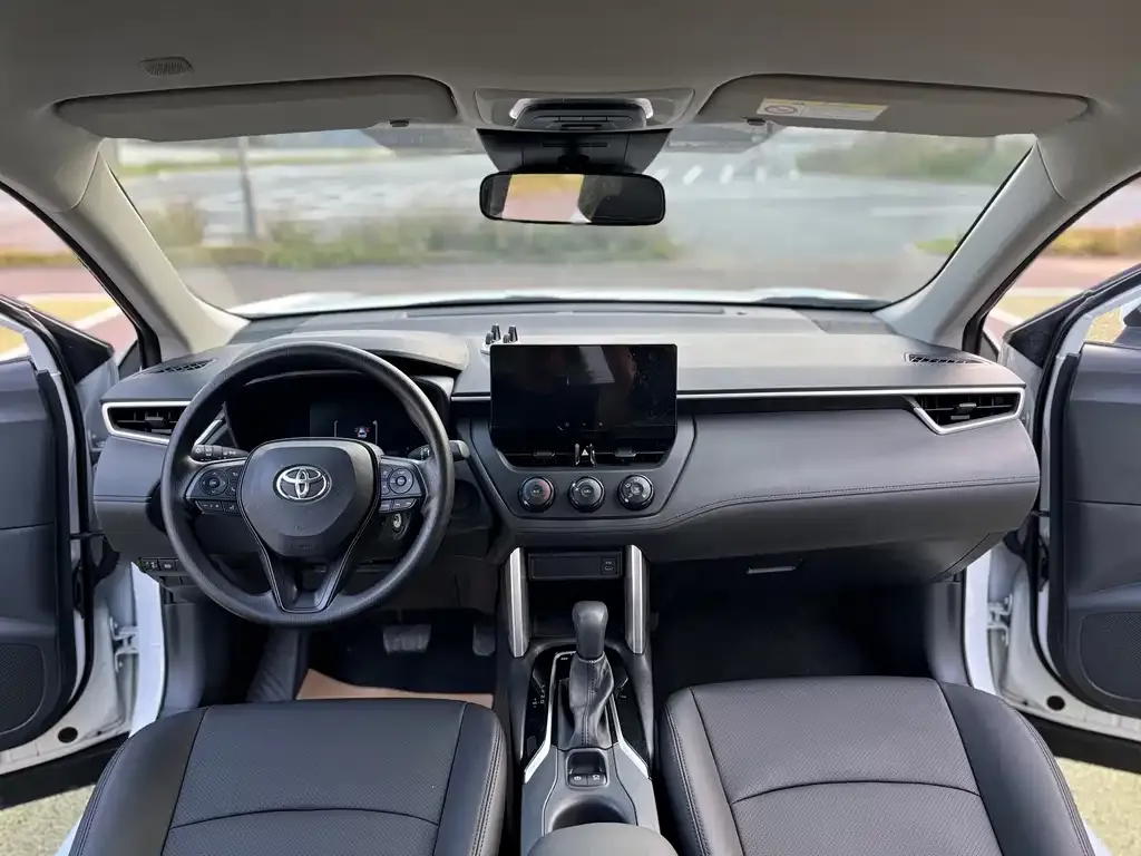 Toyota Corolla Cross — фото 3