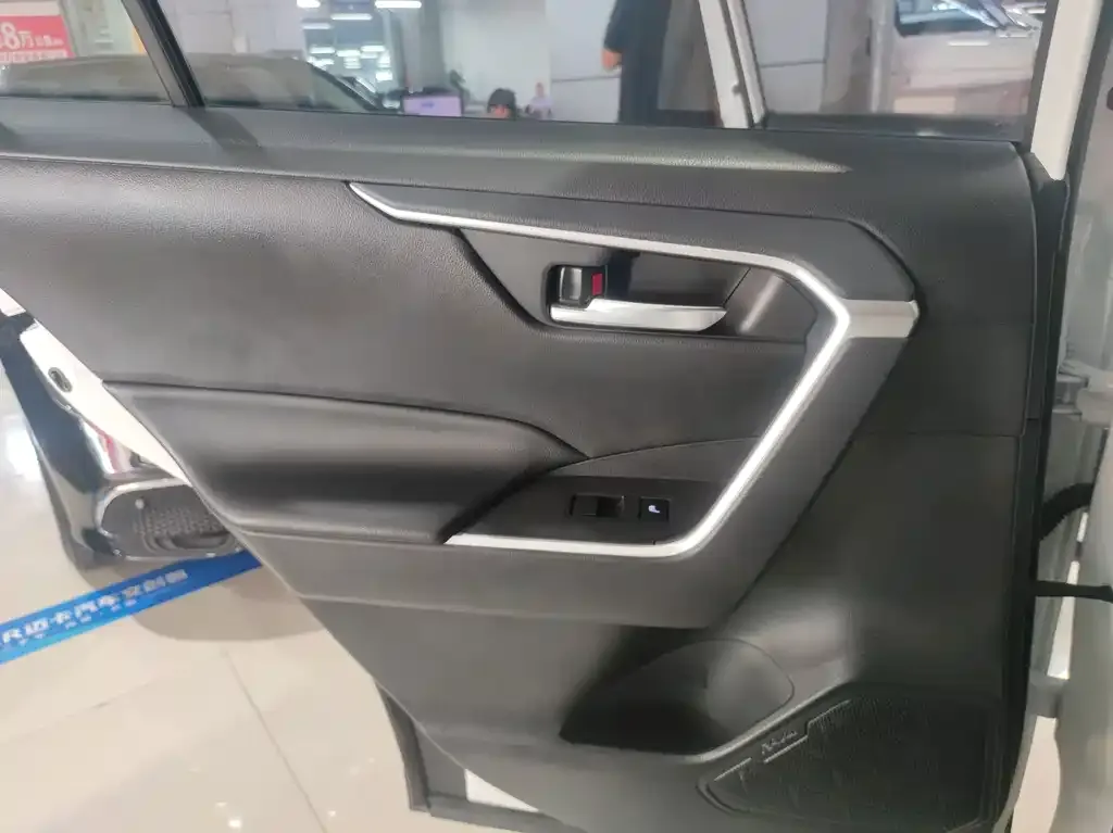 Toyota RAV4 Prime — фото 3