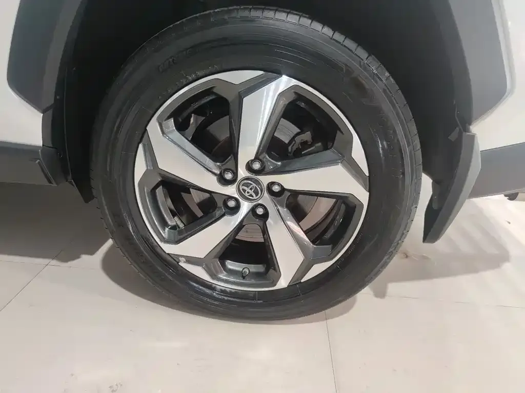 Toyota RAV4 Prime — фото 4