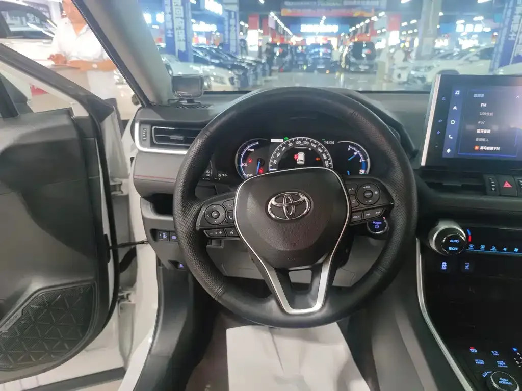 Toyota RAV4 Prime — фото 9