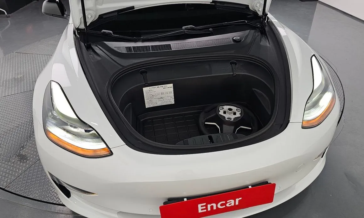 Tesla Model 3 — фото 3