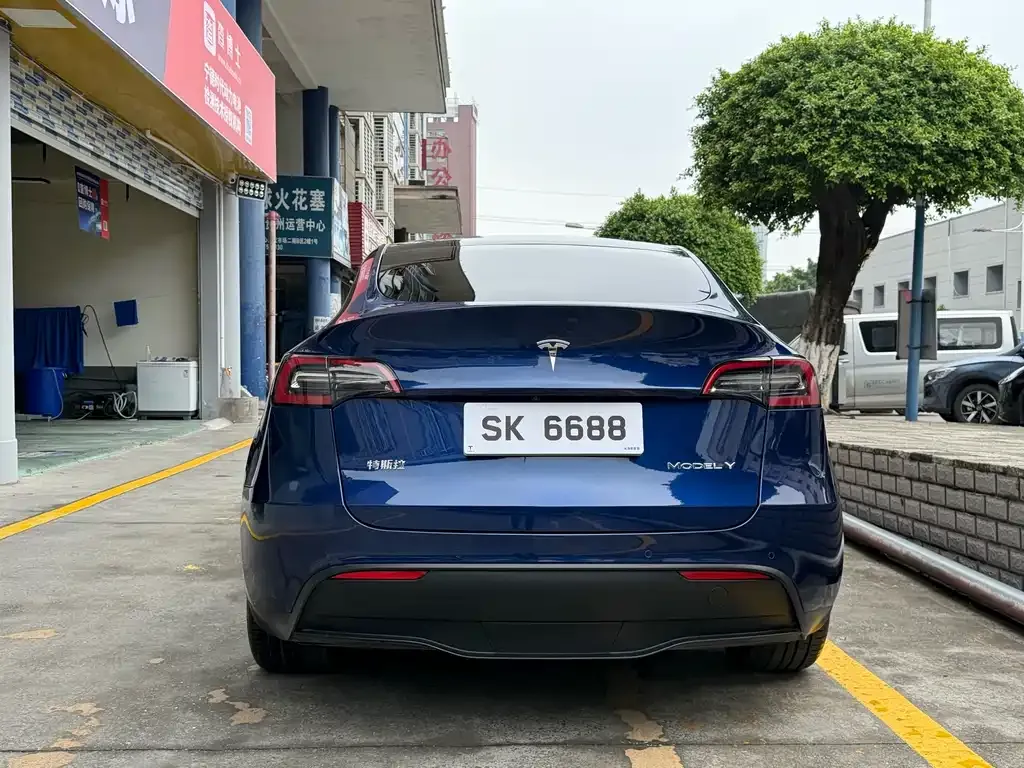 Tesla Model Y — фото 4