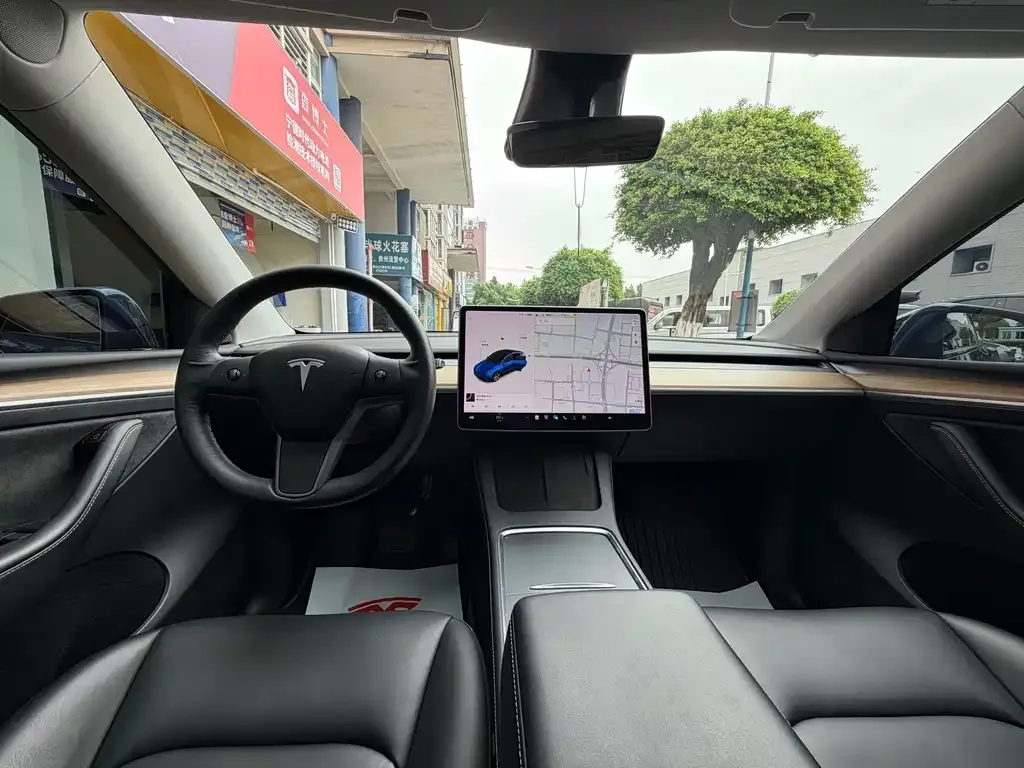 Tesla Model Y — фото 5