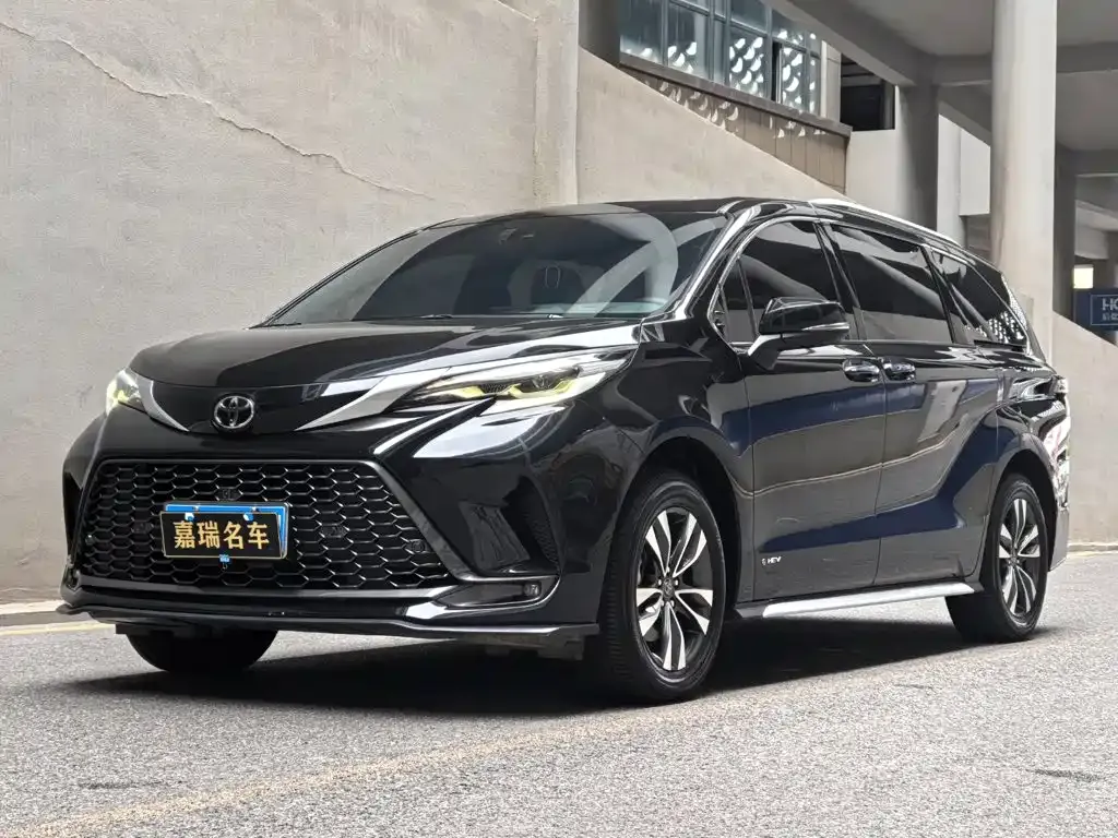 Toyota Granvia — фото 1