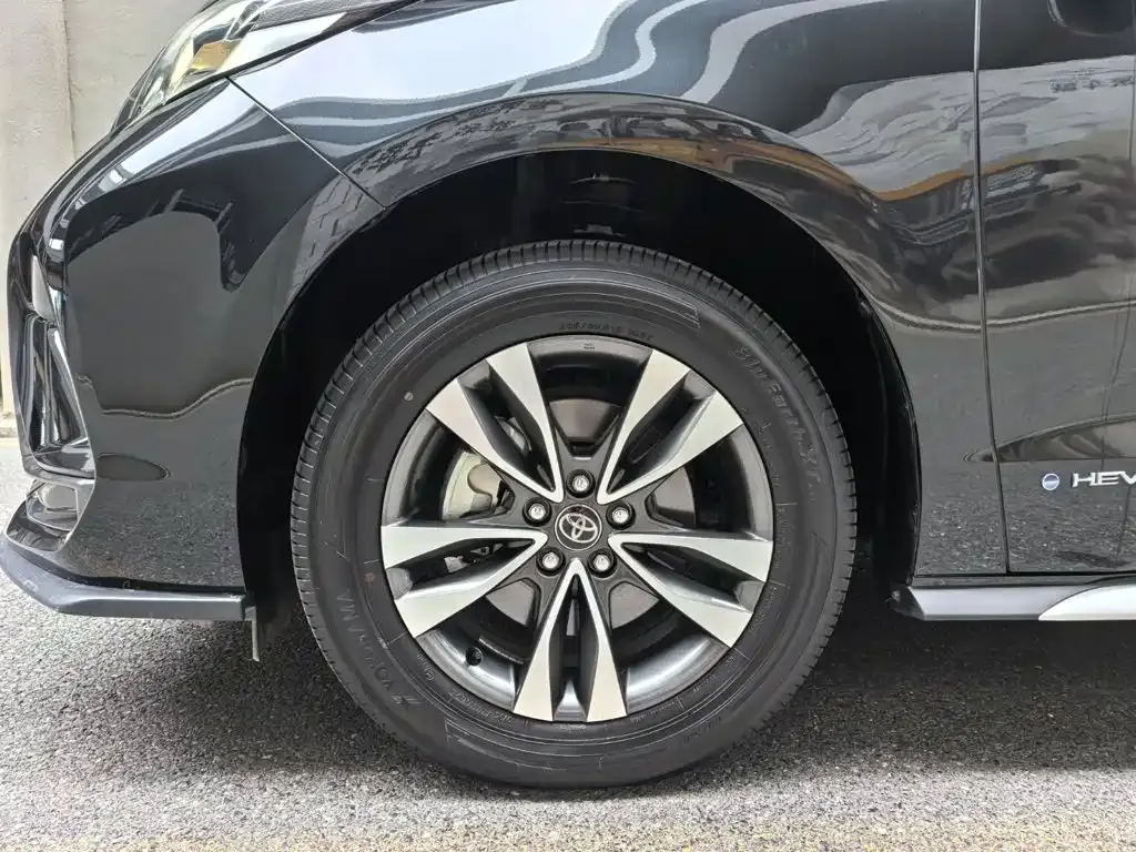 Toyota Granvia — фото 9