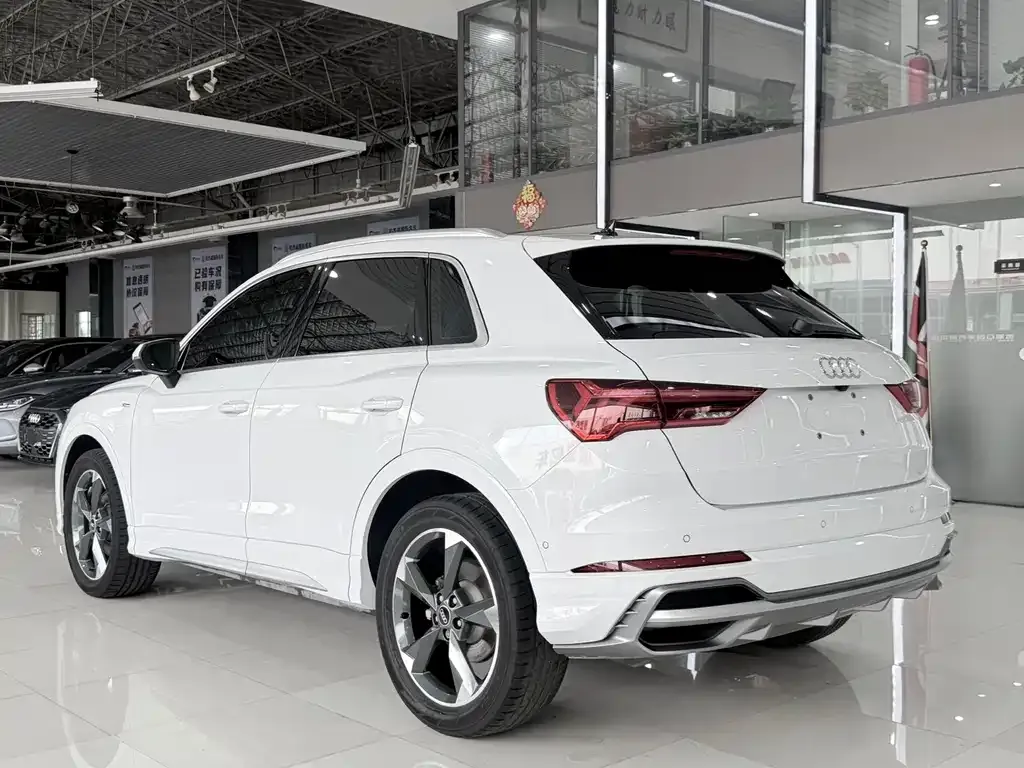 Audi Q3 — фото 3