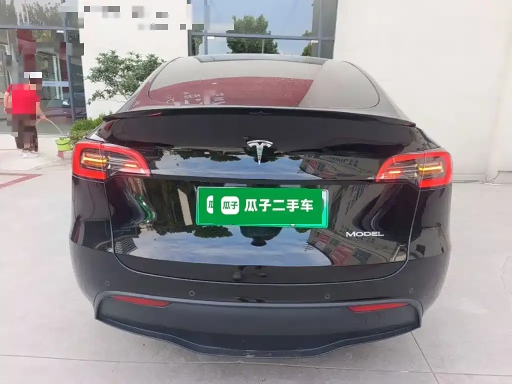 Tesla Model Y — фото 2