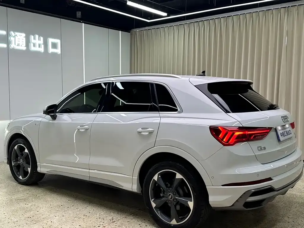 Audi Q3 — фото 8