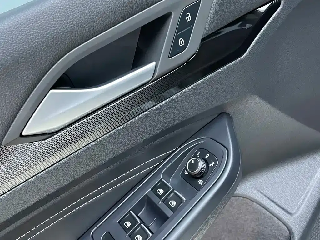 Volkswagen Golf — фото 10