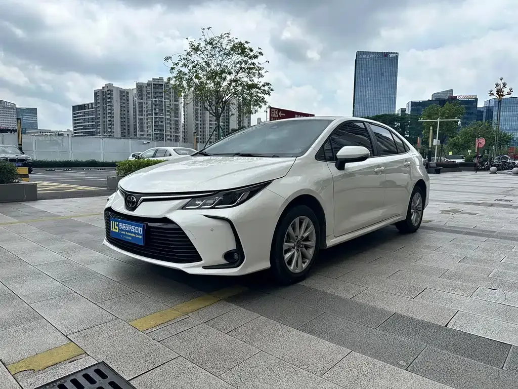 Toyota Corolla — фото 1