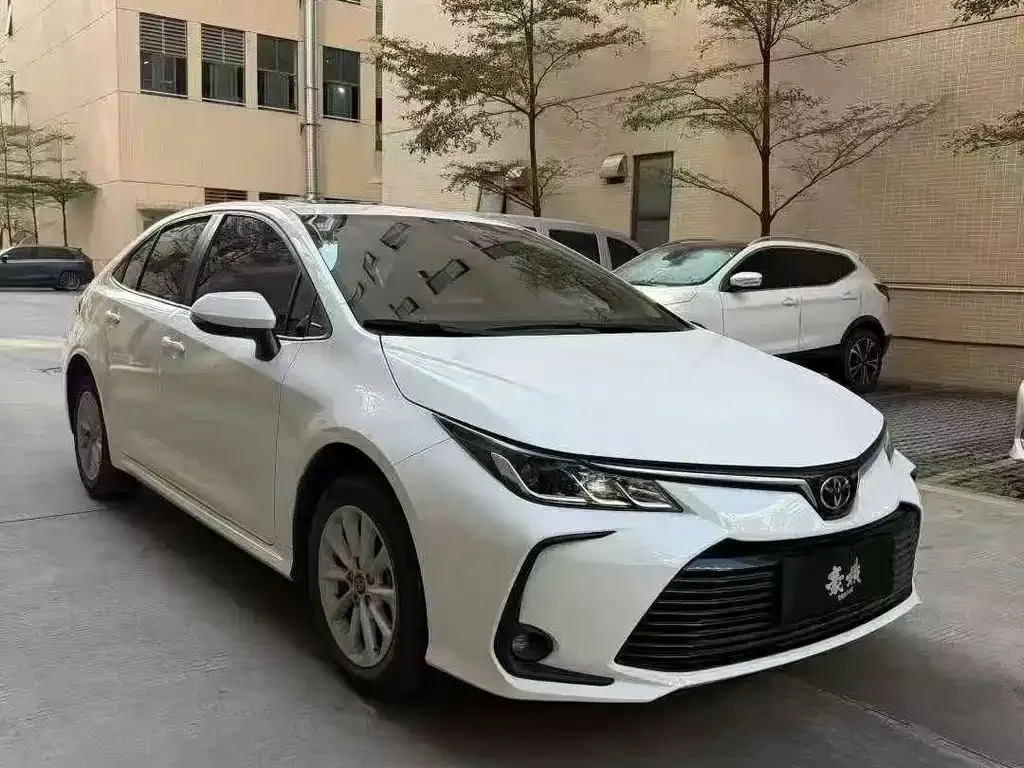 Toyota Corolla — фото 5