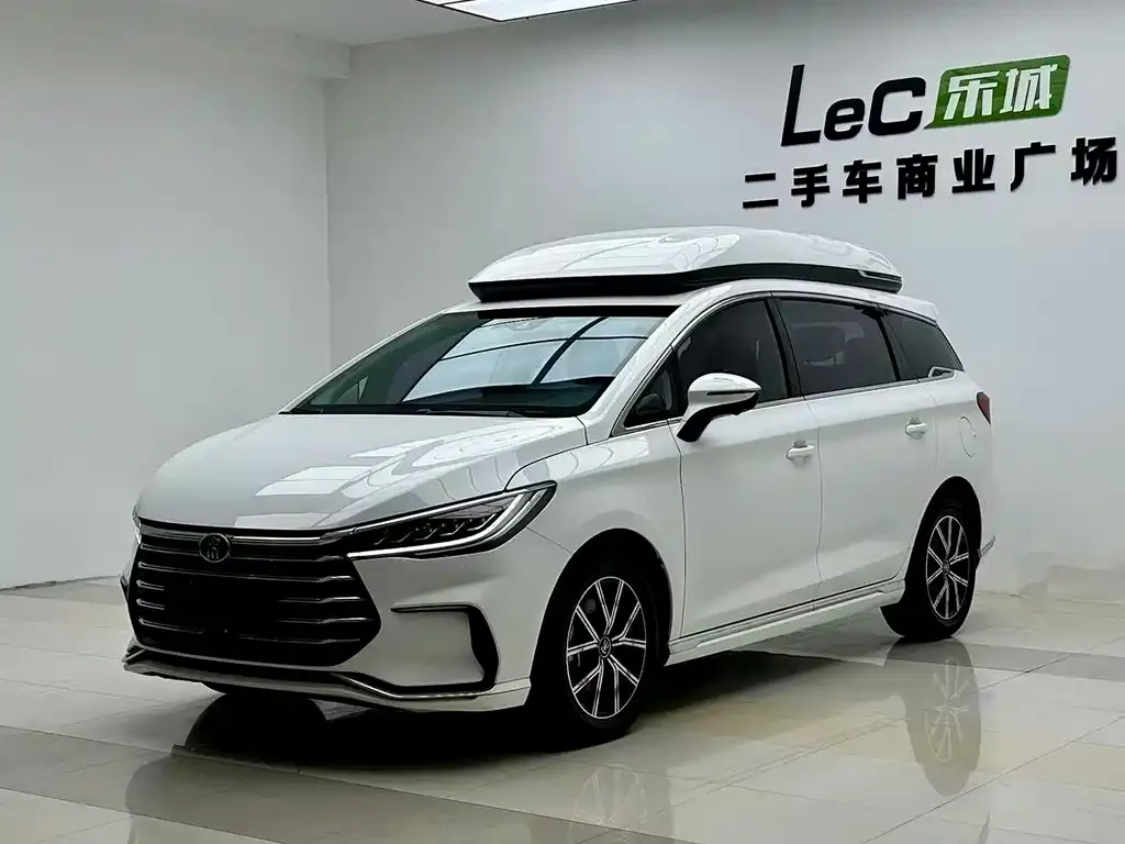 BYD MAX New Energy — фото 1