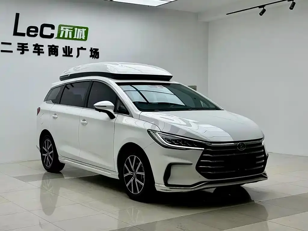 BYD MAX New Energy — фото 6