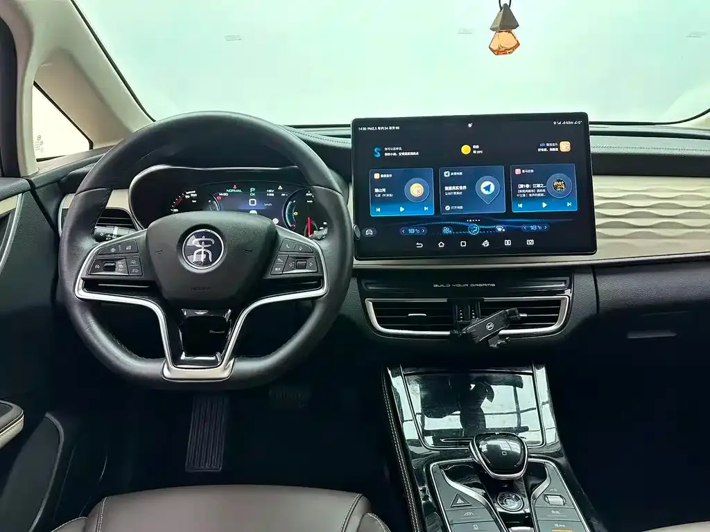 BYD MAX New Energy — фото 8