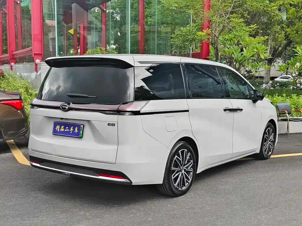 GAC Motor 传祺E8 PHEV — фото 5