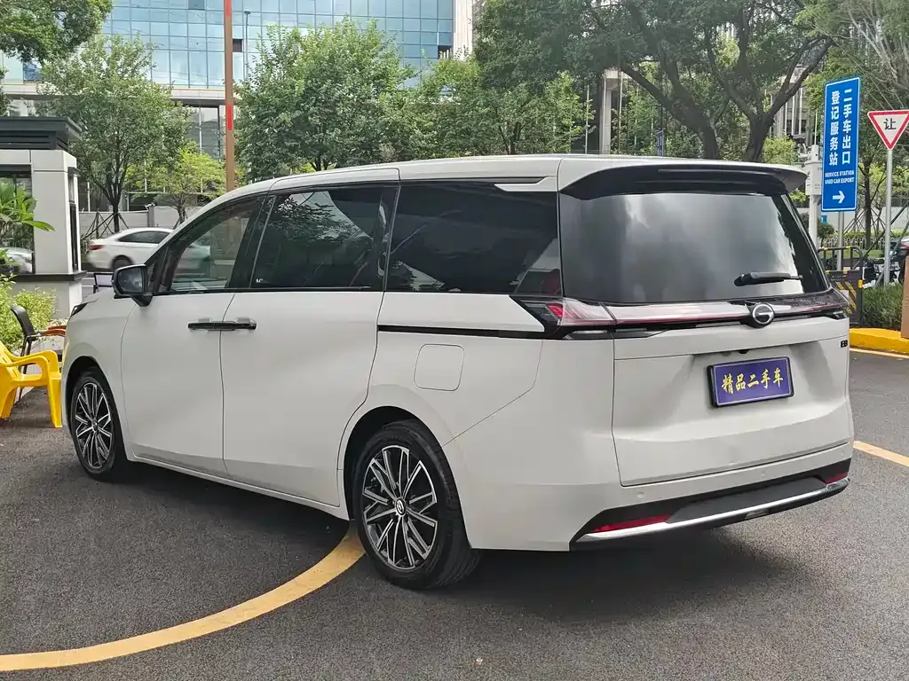 GAC Motor 传祺E8 PHEV — фото 9